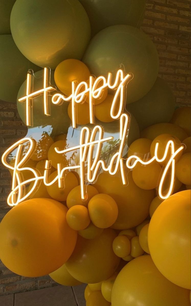 Néon Happy Birthday pour anniversaire au Maroc