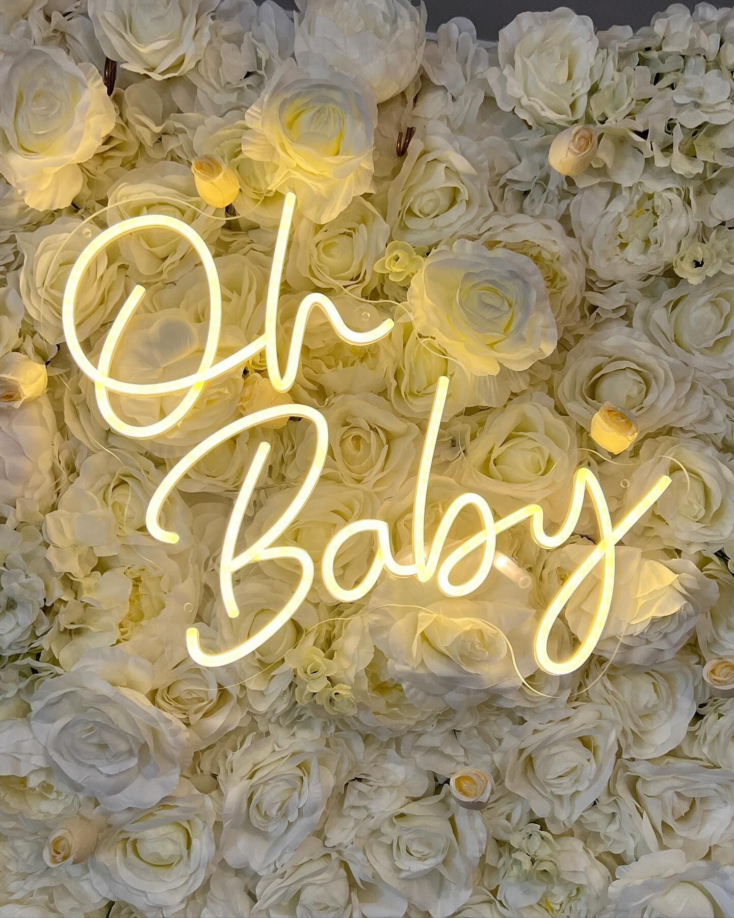 Néon Oh Baby pour baby shower au Maroc